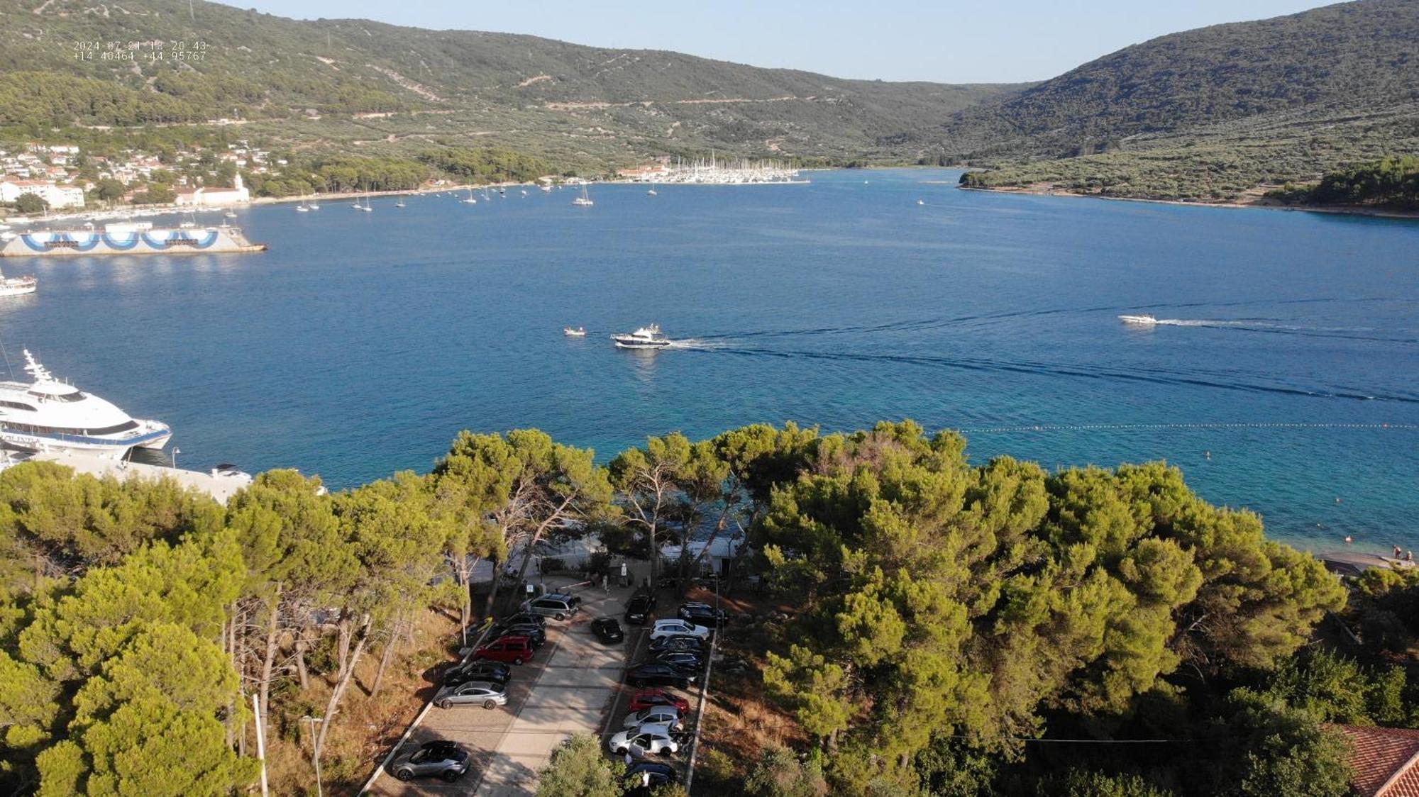 Apartments Bura & Jugo, Cres, Without Stress Exterior photo